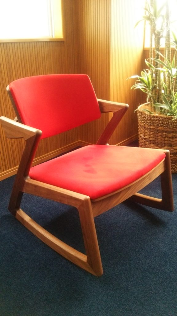 座ってみたい椅子6   京都市 心療内科 精神科｜としかわ心の診療所